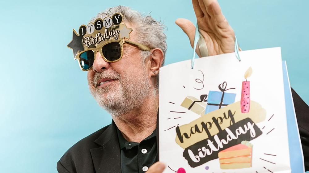 💨 8 Gifts That Will Make Your Friends Question Your Friendship